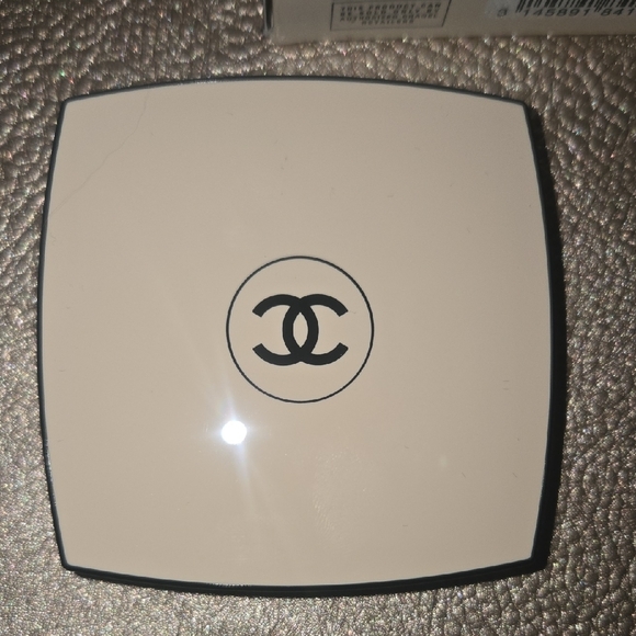 CHANEL Les Beiges Natural Eyeshadow Palette - Picture 4 of 6